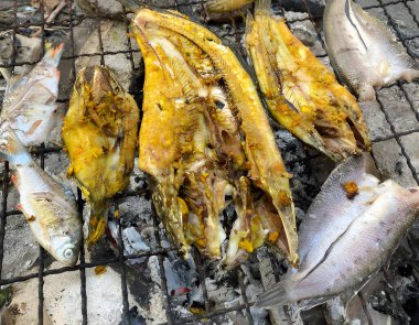 soba üzerinde ızgara balık