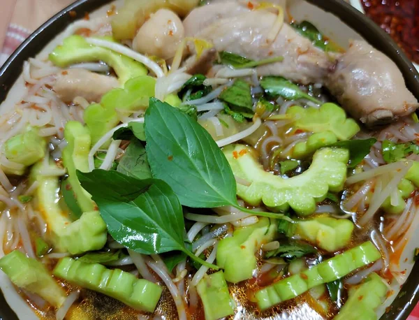 Cerrar Sopa Fideos Comida Picante Tailandesa Mesa — Foto de Stock