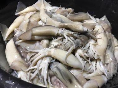 Pazarda taze deniz ürünleri