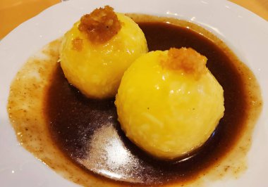 Lezzetli Asya yemeklerinin yakın görüntüsü