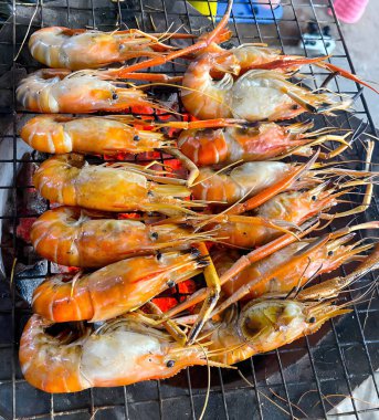 Izgarada ızgara karides
