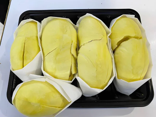 Beyaz Arkaplanda Sarı Durian — Stok fotoğraf