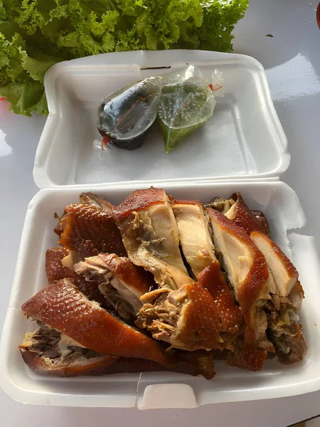 Lezzetli Asya yemeklerinin yakın görüntüsü