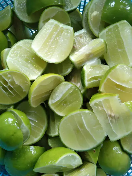 緑と白のレモンのスライス — ストック写真