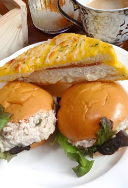 Lezzetli Asya yemeklerinin yakın görüntüsü