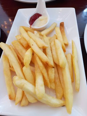 Patates kızartması ve cips