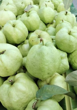 Pazarda guava 'yı kapatın.