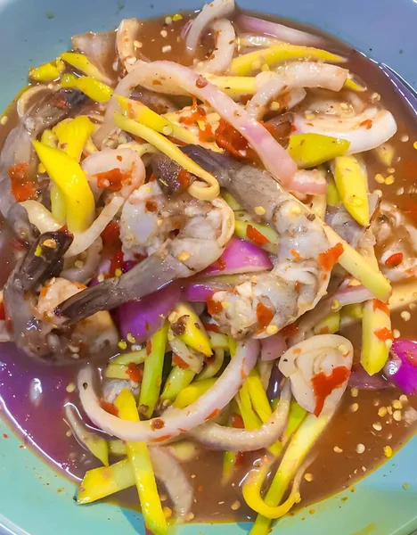 Pyszne Pikantna Sałatka Lub Tajskie Jedzenie Sałatka Krewetek Świeżych — Zdjęcie stockowe
