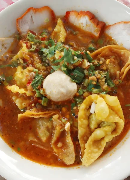 美味可口的亚洲菜 汤圆面食的近景 — 图库照片