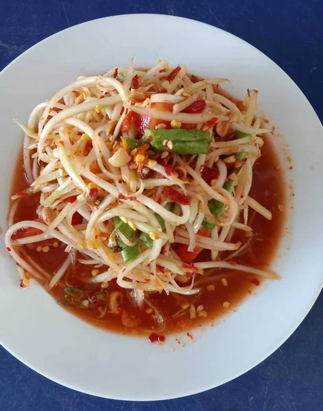 美味可口的亚洲菜 木瓜沙拉近景 — 图库照片