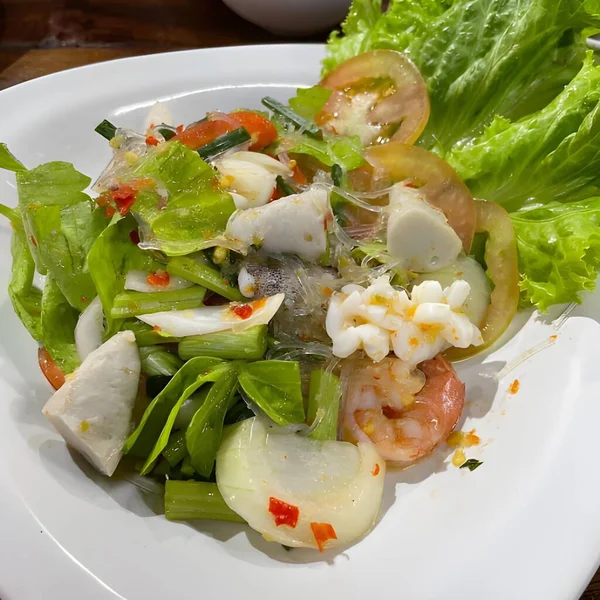Salada Com Camarão Legumes Salada Frutos Mar — Fotografia de Stock