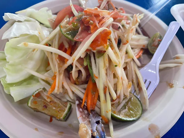 Salade Papaye Épicée Sur Table — Photo