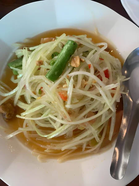 Lezzetli Asya Yemekleri Papaya Salatasının Yakın Görüntüsü — Stok fotoğraf
