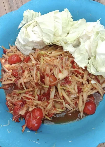 Som Tum Pepaya Salad Dengan Kepiting Dan Ikan Acar Makanan — Stok Foto
