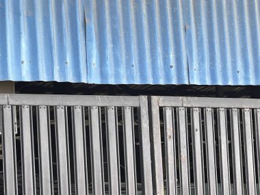 Çizik ve çatlaklarla metal doku