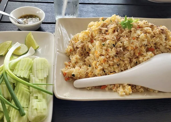 Закрыть Вид Вкусную Азиатскую Еду Жареный Рис — стоковое фото