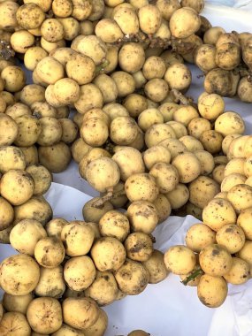 Piyasada Long Kong Thai meyvesi