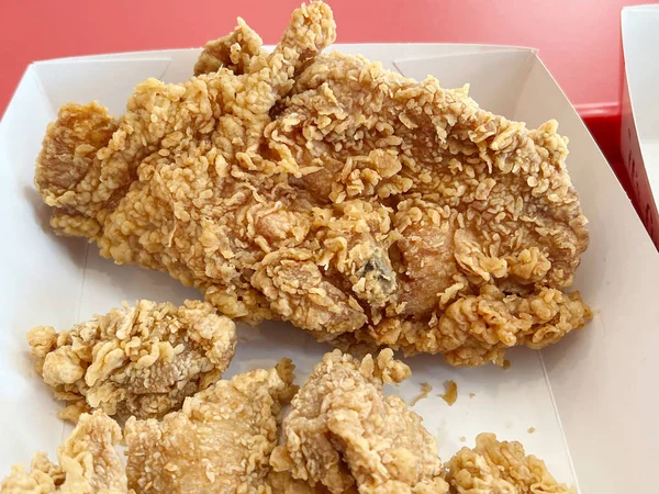 Susamlı kızarmış tavuk kanadı.