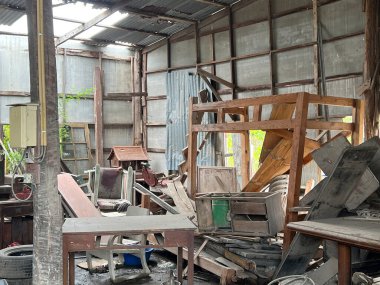 Şehirdeki eski terk edilmiş fabrika.