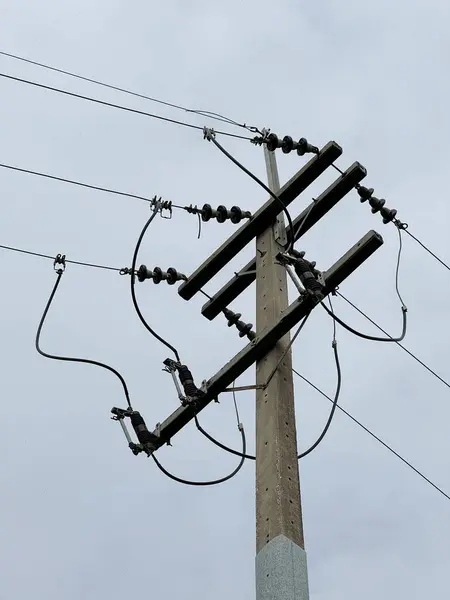 Stromleitungen Und Drähte Blauen Himmel — Stockfoto
