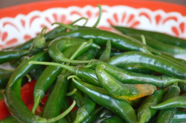 Kırmızı biberli yeşil acı biber