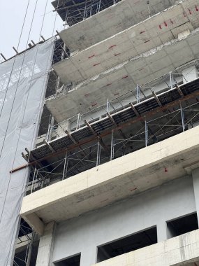 İnşaat alanındaki iskele.