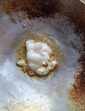 Tavada kızarmış yumurta.