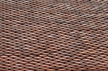 Kırmızı kiremitli çatı