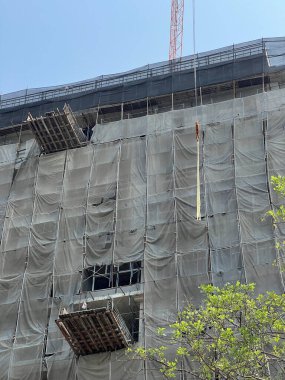 Eski bir sanayi binasının inşaatı.