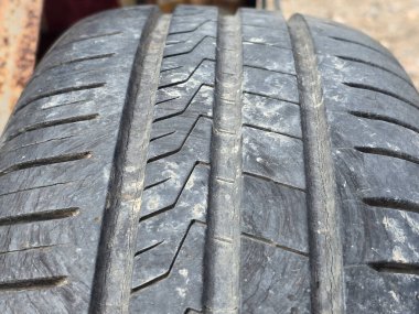 Araba arka plan için araba lastikleri