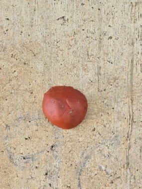 kahverengi plastikli beton duvar