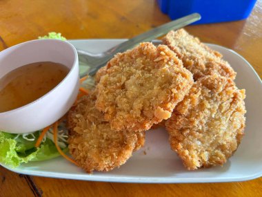 Sarımsaklı domuz eti, Tayland yemeği.