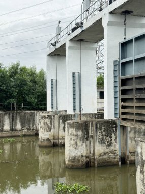 Tayland şehrindeki baraj.