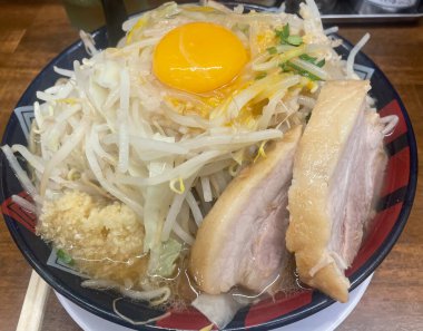 Japon yemeği mi? udon masada.