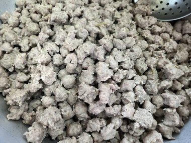 Tavada kızarmış domuz, Tayland yemeği.