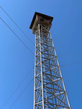 Mavi gökyüzü ile hoparlör