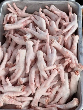 Lezzetli Asya yemeği, tavuk bacağı ve ayaklarının yakın görüntüsü