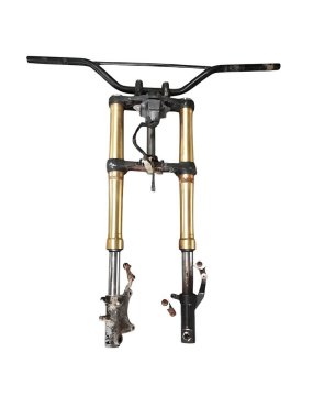 Bisiklet pompası üzerinde beyaz izole