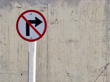 Yoldaki trafik işaretleri