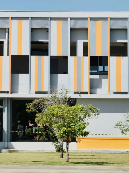 Modern ofis binasının dışı.