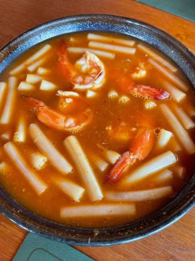 Acı biber çorbasının mutfak fotoğrafı.