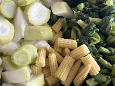 Salata için taze yeşil sebze