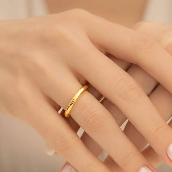Jewelry Girl Hand Soft Nail Polish Extraordinary Woman Jewelry Concept — Stock Photo, Image