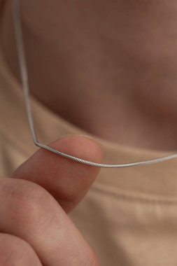 Erkek mücevher konsepti e ticaret, çevrimiçi satış, sosyal medya