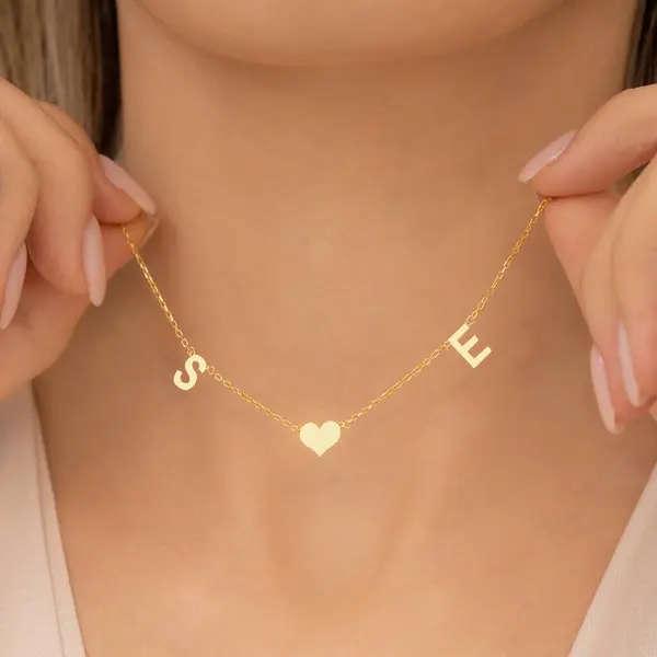 stock image Gold jewelry shown on the lady, sales visual with impressive jewelry photos. Beautiful display of women's jewelry specifically for women.