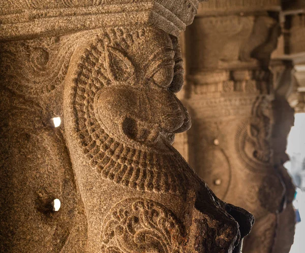 Vista Cerca León Esculpido Piedra Una Estructura Del Imperio Vijayanagar — Foto de Stock