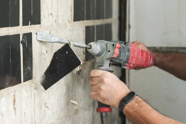 Builder Puncher Dismantles Old Tiles Concrete Wall Fotos De Stock