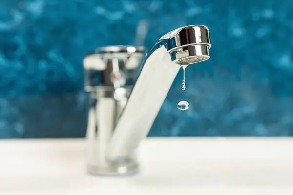 Drop Water Drips Leaky Faucet — Stock Photo, Image