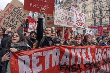Paris, Fransa - 03 07 2023: Strike. Paris 'te emeklilik reform projesine karşı gösteri