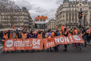 Paris, Fransa - 03 07 2023: Strike. Paris 'te emeklilik reform projesine karşı gösteri